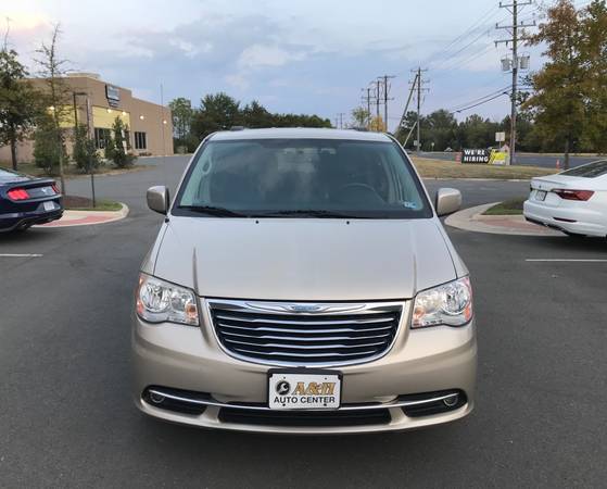 2014 Chrysler Town and Country Touring - Fully Loaded for sale in Sterling, District Of Columbia – photo 2