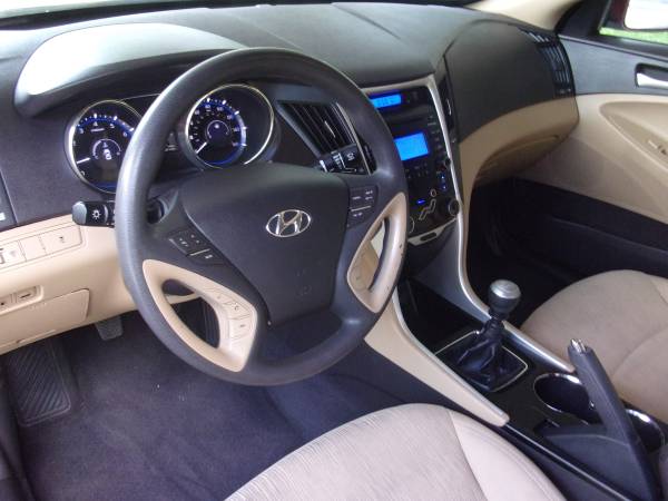 2012 HYUNDAI SONATA GLS 6-SPEED MANUAL! OVER 30MPG! LOW MILES!... for sale in Reno, NV – photo 12