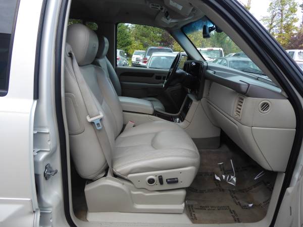 2005 Cadillac Escalade Base AWD 4dr SUV - cars & trucks - by dealer... for sale in CHANTILLY, District Of Columbia – photo 17