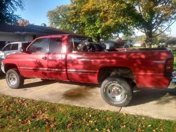 1999 Dodge Ram 2500 V10 4x4 Longbed for sale in Decatur, IL – photo 3
