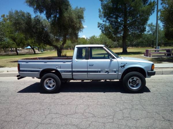 ***REDUCED*** 1984 Nissan 720 4X4 King Cab Truck Deluxe Model for sale in Tucson, AZ – photo 4