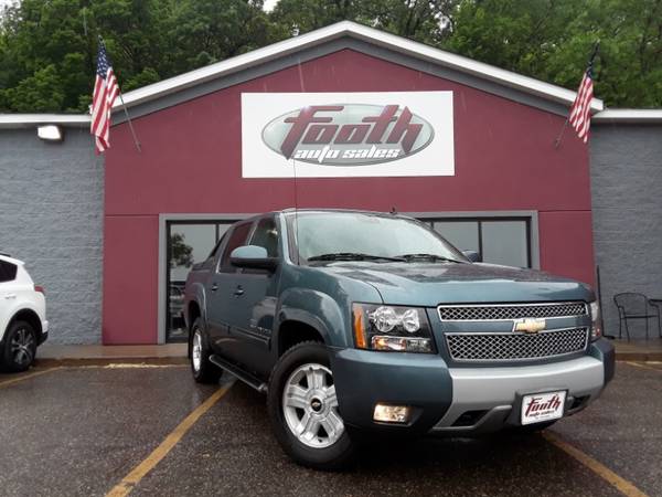 #1 DEALERSHIP IN TOWN WHO GETS THE JOB DONE!! 110% APPROVALS!... for sale in South St. Paul, MN – photo 3