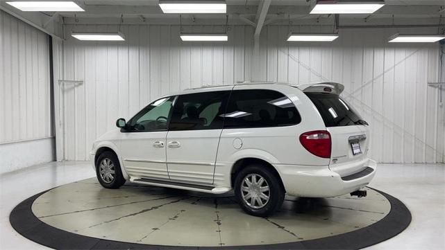 2004 Chrysler Town & Country Limited for sale in Paris , KY – photo 6