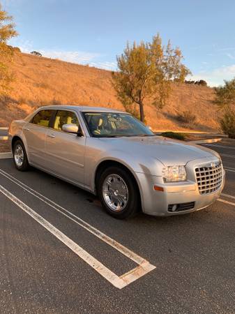 2005 Chrysler 300 - cars & trucks - by owner - vehicle automotive sale for sale in Harmony, CA
