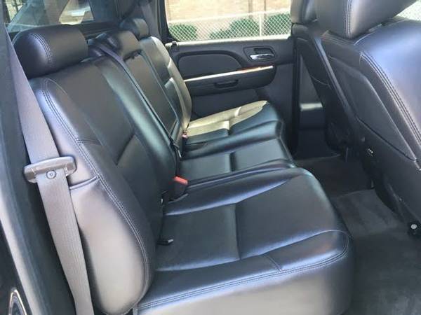 2010 Chevrolet Avalanche LTZ 4WD L* CLEAN for sale in Other, Other – photo 3