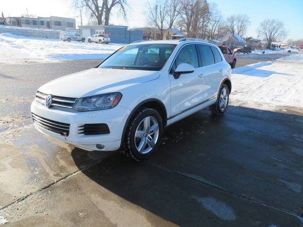 2013 Volkswagen Touareg 4dr TDI Sport 153, 000 miles 12, 999 - cars & for sale in Waterloo, IA – photo 4