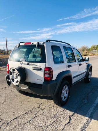 2005 jeep liberty cash sale$ clean title!! - cars & trucks - by... for sale in El Paso, TX – photo 3