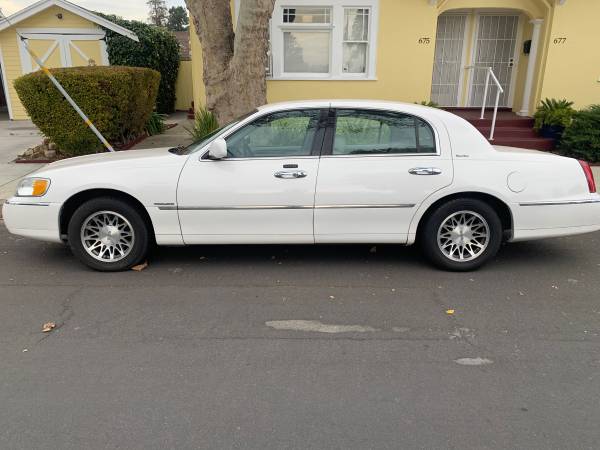2001 Lincoln town car - cars & trucks - by owner - vehicle... for sale in San Jose, CA – photo 2