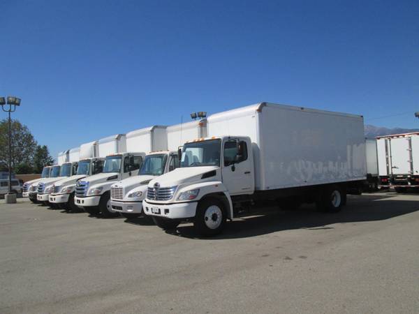 2016 International 26ft box truck cummins diesel like Freightliner AIR for sale in Los Angeles, CA – photo 16