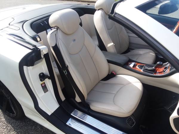 BEAUTIFUL WHITE/WHITE 07 MERCEDES BENZ SL550 SL63 UPGRADES 77K MILES for sale in Melville, NY – photo 15