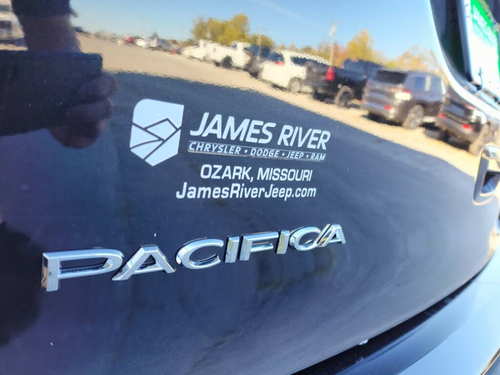 2020 Chrysler Pacifica Touring L Plus 35th Anniversary FWD for sale in Ozark, MO – photo 16