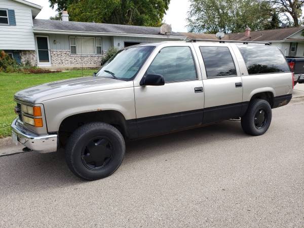 1999 GMC Suburban for sale in Janesville, WI