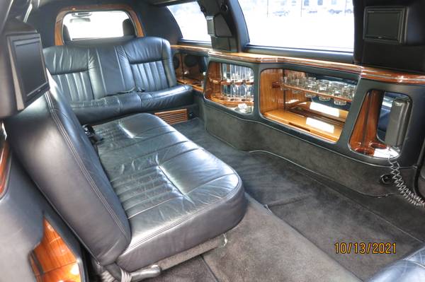 2005 Lincoln Town Car-EXECUTIVE LIMO - - by dealer for sale in Collingswood, NJ – photo 13