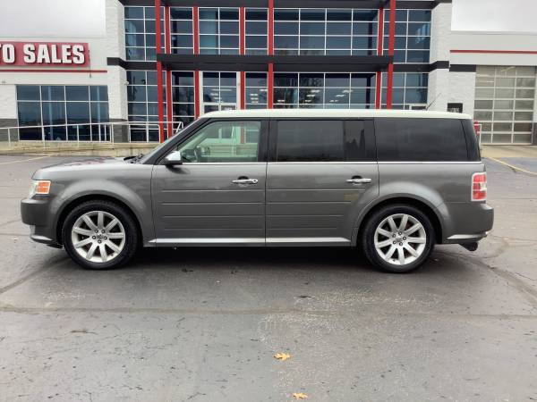 Loaded! 2009 Ford Flex Limited! AWD! Third Row! Nice! - cars &... for sale in Ortonville, MI – photo 2