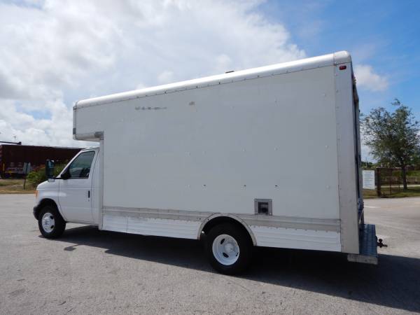 2006 Ford E450 14' Box Truck w/ Attic V10 FL Truck 1 Owner Cutaway Eco for sale in West Palm Beach, FL – photo 4