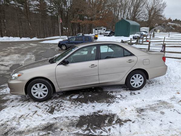 Toyota Camry LE - RARE 5-SPEED MANUAL - Excellent Condition - cars & for sale in Tyngsboro, MA – photo 7