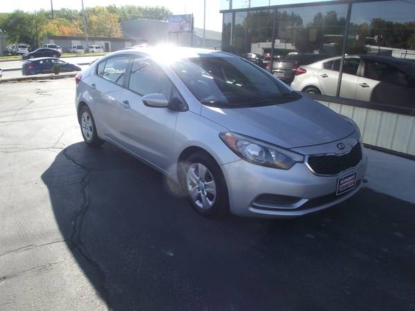 2015 Kia Forte EX One Owner Clean CarFax 39mpg Hwy Bluetooth - cars for sale in Des Moines, IA
