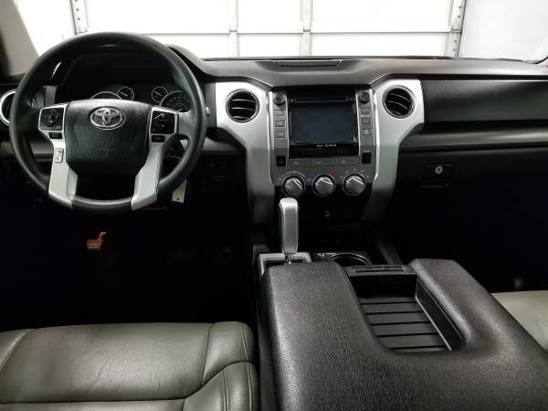 2016 Toyota Tundra CrewMax SR5 Texas Edition 5.7L V8, Local 1-Owner, N for sale in Woodway, TX – photo 19