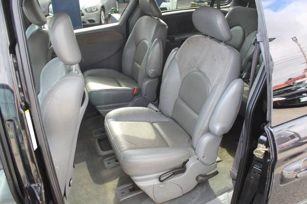 *CHRYSLER* *TOWN and COUNTRY* *2004* Limited for sale in Everett, WA – photo 12