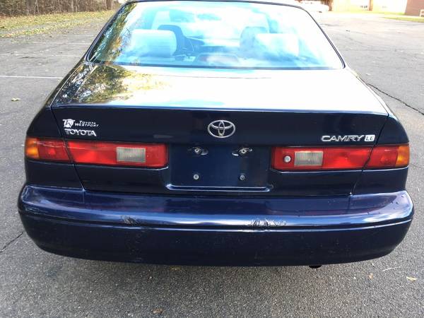 Toyots Camry LE - Runs & Drives Perfect - NEEDS NOTHING - GREAT CAR ! for sale in Norwalk, NY – photo 6