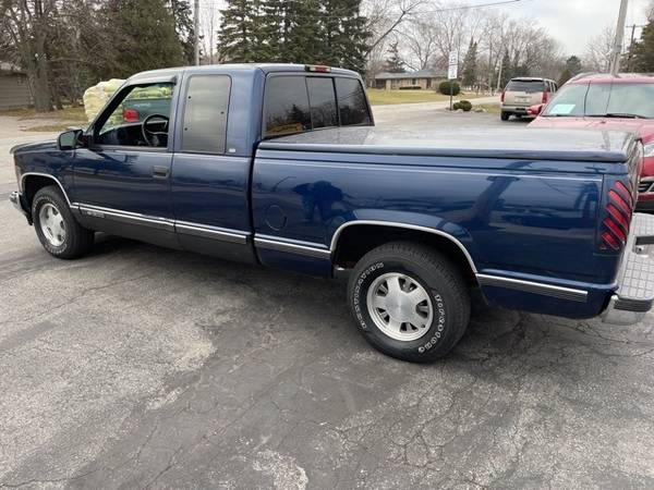 1998 Chevrolet C/K 1500 Base - - by dealer - vehicle for sale in Greenfield, WI – photo 5