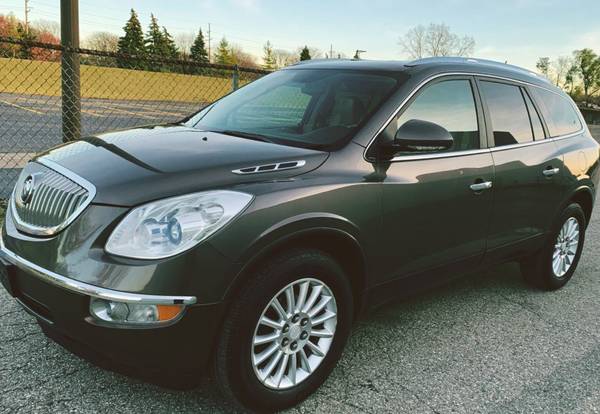 drives 2010 Buick Enclave CX-L works great - 1500 for sale in Chicago heights, IL