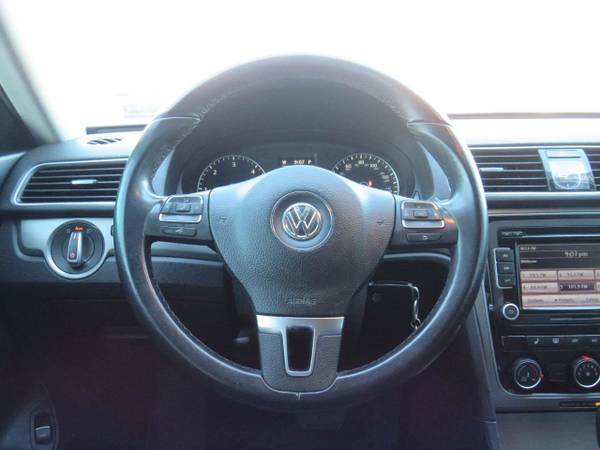 2014 Volkswagen Passat SE Platinum Gray Metall for sale in Omaha, NE – photo 13