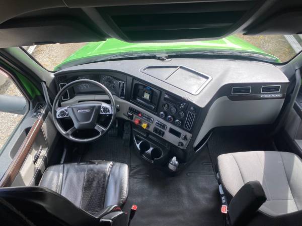 2018 freightliner cascadia for sale in Alsip, IL – photo 21
