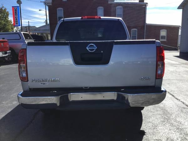2011 Nissan Frontier 4WD Crew Cab SWB Auto SV for sale in Hanover, PA – photo 6