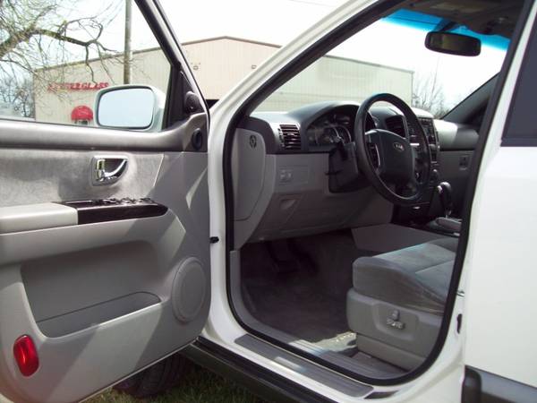 2008 Kia Sorento 2WD 4dr I4-GDI EX - - by dealer for sale in Springdale, AR – photo 11
