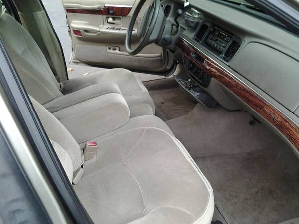 2004 Mercury Grand Marquis - cars & trucks - by owner - vehicle... for sale in Wilmington, DE – photo 2