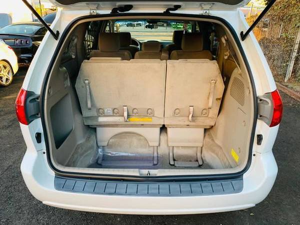 2006 Toyota Sienna LE 7-Passenger - cars & trucks - by dealer -... for sale in Pasadena, CA – photo 17