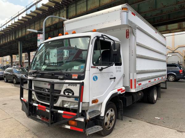 2009 UD UD2000 Nissan Disel GVWR 19,500LB 16ft Box Truck One Owner Low for sale in Brooklyn, NY – photo 2