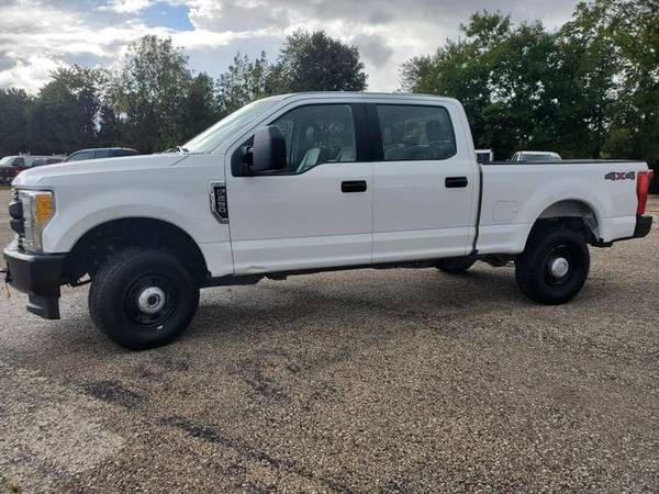 2017 Ford F250 Super Duty Crew Cab - Financing Available! - cars &... for sale in Grayslake, IA – photo 4