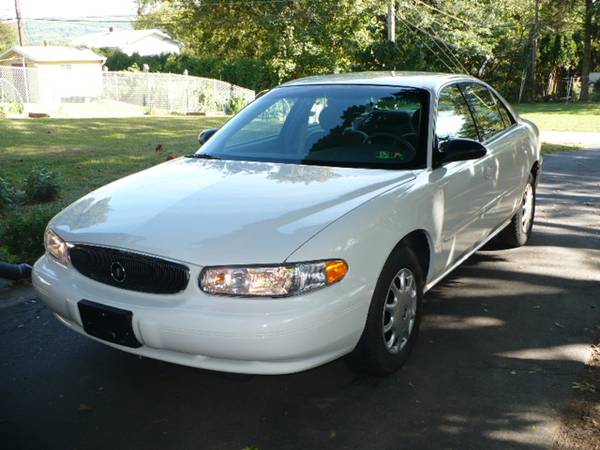 *Low 30K Actual Miles* Loaded 2003 Buick Century Custom! Price Reduced for sale in South Allentown, PA – photo 2