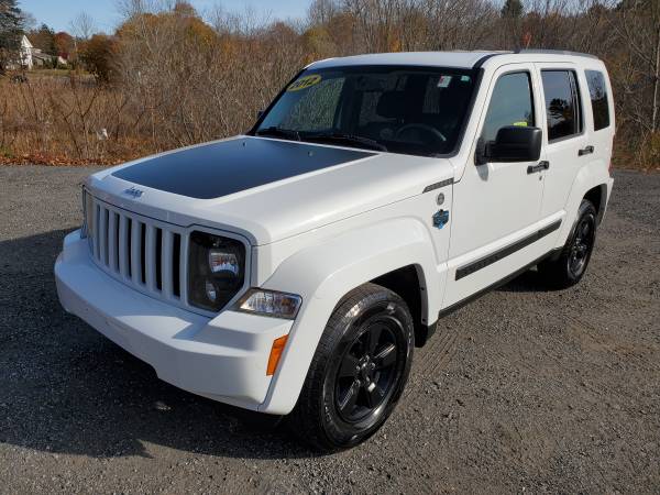 2012 Jeep Liberty 4x4 Arctic Edition Nice SUV - - by for sale in Leicester, MA