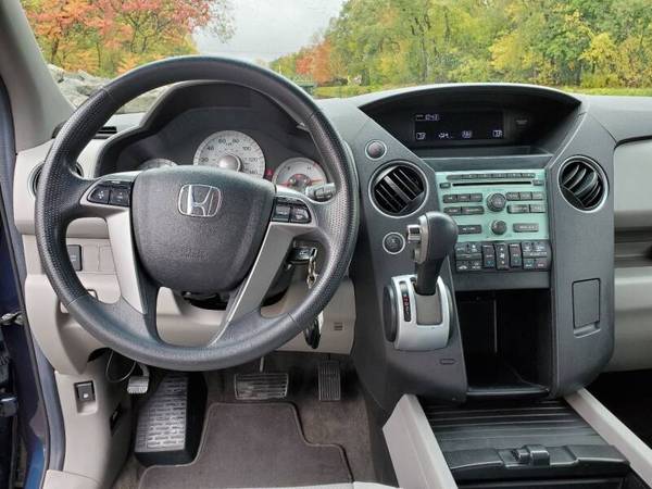 2011 Honda Pilot EX, AWD, 3RD Row Seating, 1-Owner NO Accindts -... for sale in Spencerport, NY – photo 19