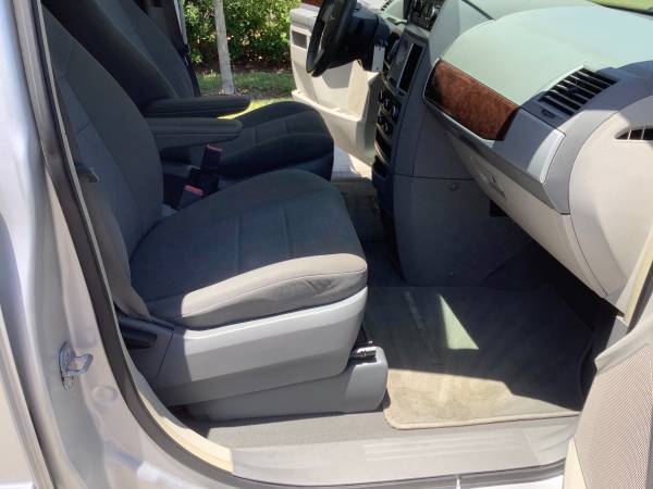 2010 Chrysler Town and County Touring New Tires Excellent Condition! for sale in Sarasota, FL – photo 19