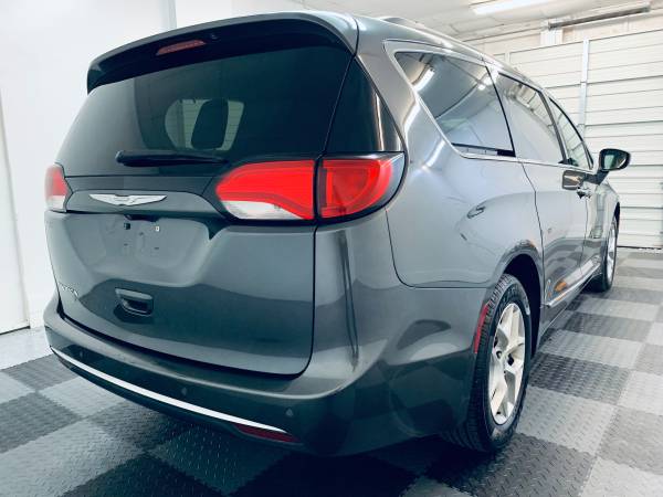 2017 Chrysler Pacifica Touring - - by dealer - vehicle for sale in Indianapolis, IN – photo 5