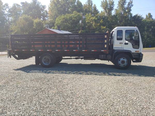 2000 GMC T6500 22 Flat Bed No CDL No Rust Cat Diesel 152, 000 Miles for sale in Mebane, NC, NC – photo 3
