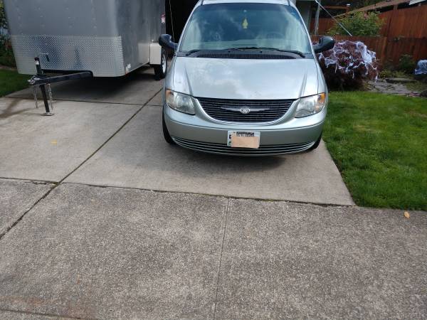 2003 Chrysler Town and country for sale in Corvallis, OR – photo 2
