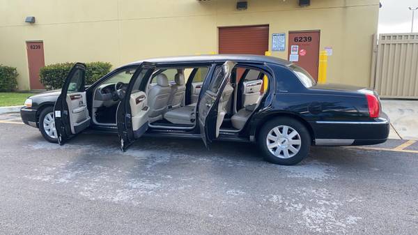 2003 LINCOLN TOWN CAR LIMOSINE STYLE 75K MILES 1 OWNER - cars & for sale in Hollywood, FL – photo 10