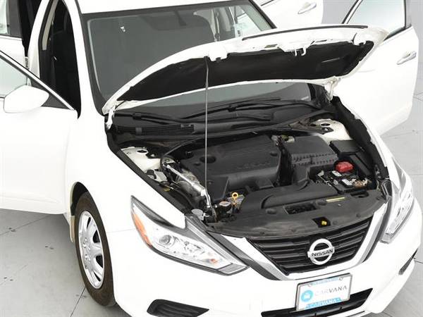 2016 Nissan Altima 2.5 S Sedan 4D sedan White - FINANCE ONLINE for sale in Cleveland, OH – photo 4