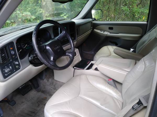 1 owner GMC yukon XL. 3rd row seats for sale in TAMPA, FL – photo 14