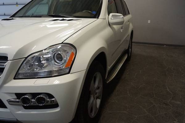 2010 *MERCEDES-BENZ* *GL450* *4MATIC 4dr* Arctic Whi for sale in Bartonville, IL – photo 10