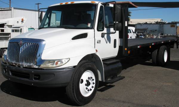 2005 International 4300 DT466 Flatbed 24FT with Liftgate for sale in Mesa, AZ