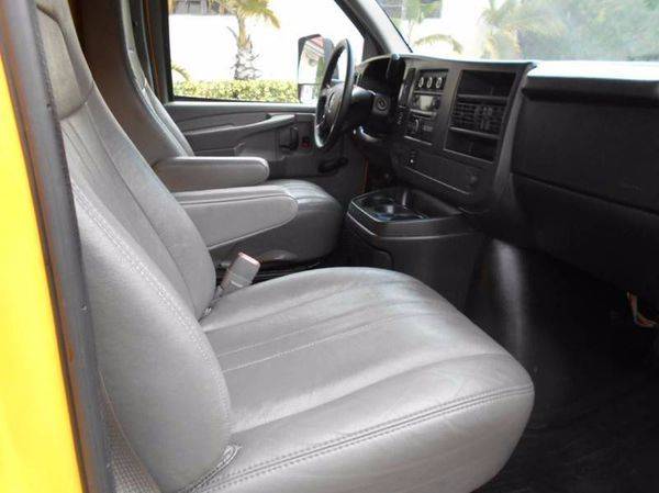 2015 GMC EXPRESS SAVANA 3500 DRW 16 FT BOX TRUCK. cargo vans and t for sale in Medley, FL – photo 8