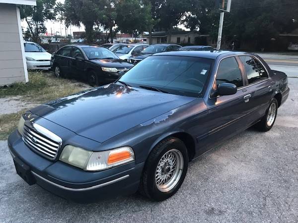 1998 Ford Crown Victoria 104k. Miles Cold Air Mint Leather LOW PRICE for sale in SAINT PETERSBURG, FL