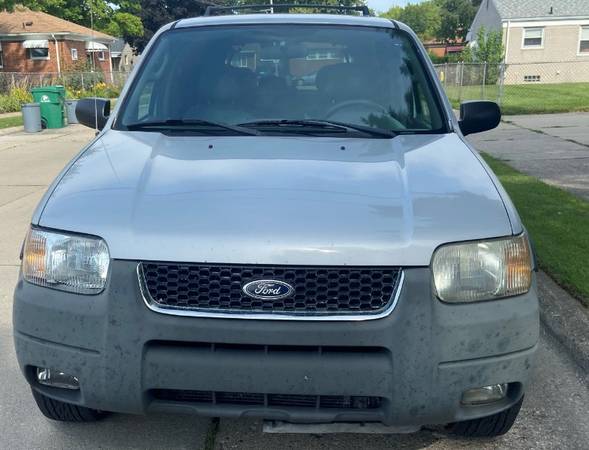 2002 Ford Escape XLT Choice 4WD - cars & trucks - by dealer -... for sale in Eastpointe, MI – photo 2