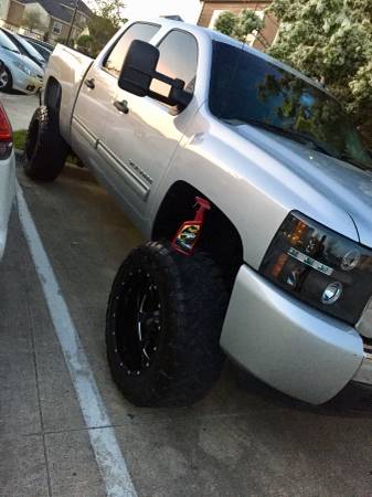 Lifted 2010 Chevy Silverado for sale in Katy, TX – photo 6
